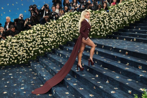 sabrina 2201003d17ed3d85d6