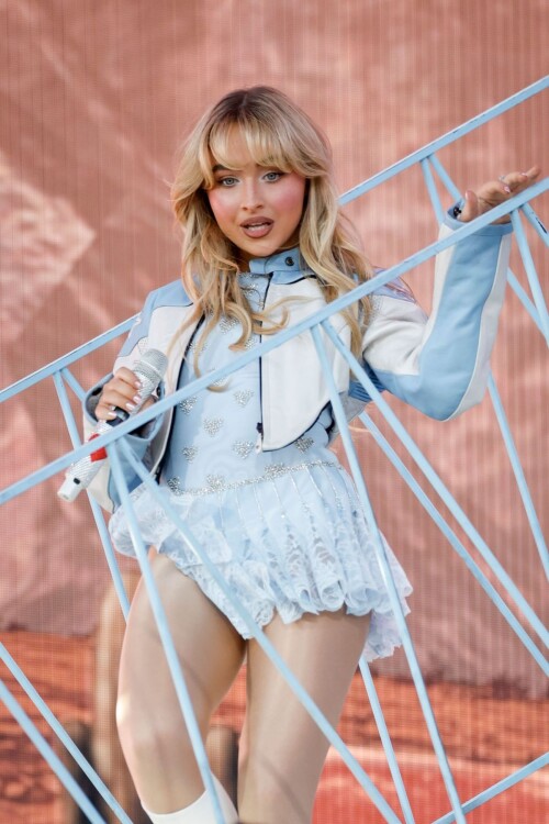 sabrina carpenter performs at weekend 2 of coachella valley music and arts festival 04 19 2024 8a8b8