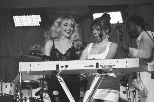 sabrinacarpenter 1729629759 3484709451221956430 8713286df5b107a5c364bff