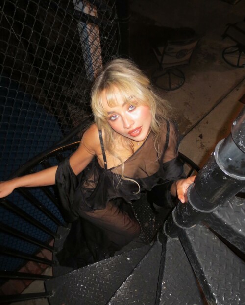 sabrinacarpenter CnTJdEVLDyD 63be5fce520b5cb9f