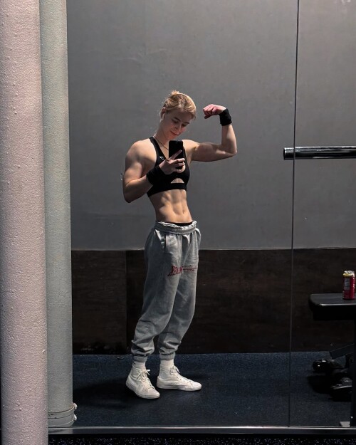 sabrinacesta 34186443170073a9b8c4ccb53