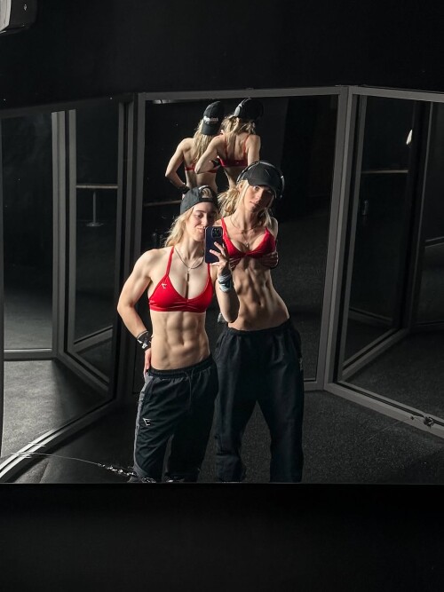 sabrinacesta 407293783e9a4054c7566c610