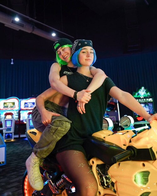 sabrinacesta 94750606b856a4c080641380