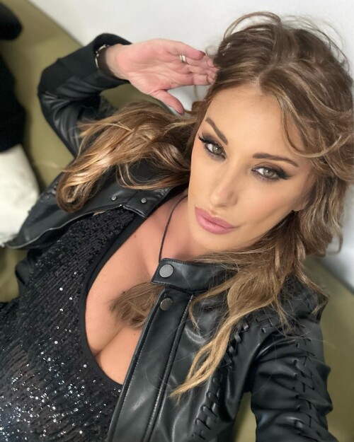 sabrinasalernofficial 20240325 0001d1c9529ab82d2f47