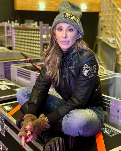 sabrinasalernofficial 24022023 0001