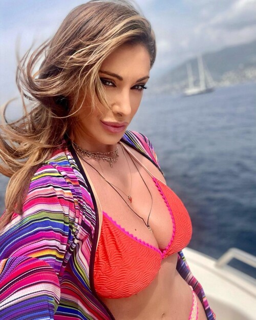 sabrinasalernofficial 285991103 509015620956752 6062424221483328760 n