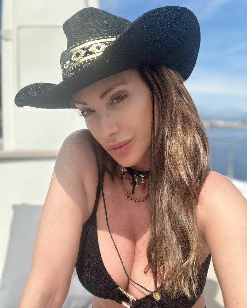 sabrinasalernofficial 35 Genova Nervi 1080w85f7d92abd4c8a5b