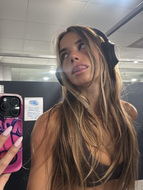 sadieemckennaa photo DPQG1gFji6j 20250930 233309 55891636102a77431804b41c6