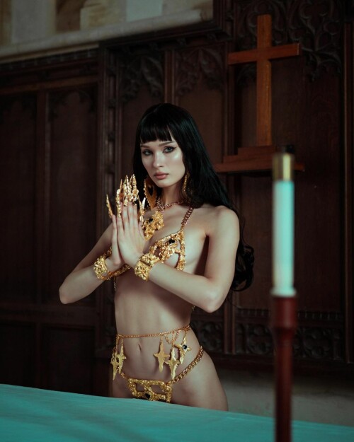 saich0tic 2912648919138346252 5 1