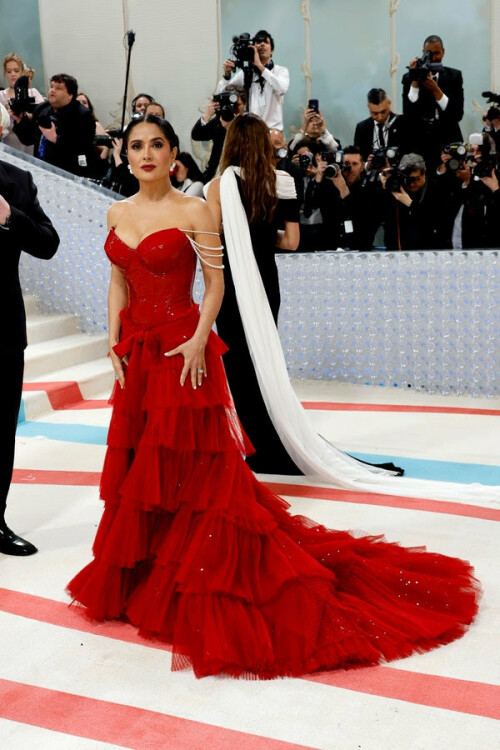 salma hayek met gala 2023