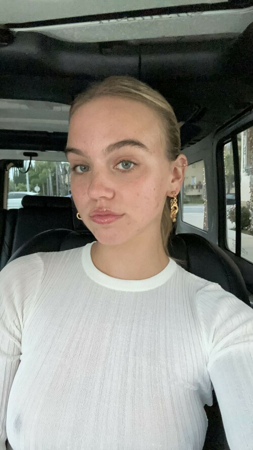 sarakwolfatar 1685779611789