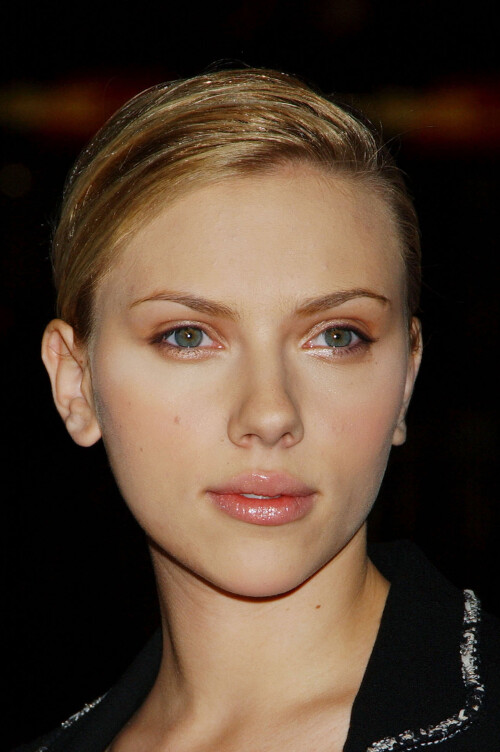 scarlett-johansson_54016ad6261c7b96cd44