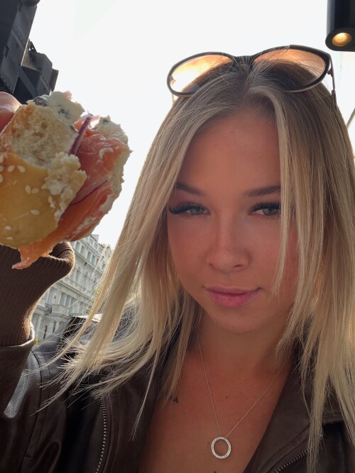 scarlyparkerr_1746469198_3625968898219705500_586176208480bc26016431ec9ee