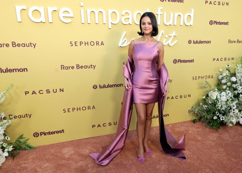 selena 195a5f9afa091c7683