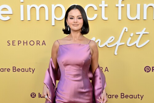 selena-275ff40ba1e88b4851