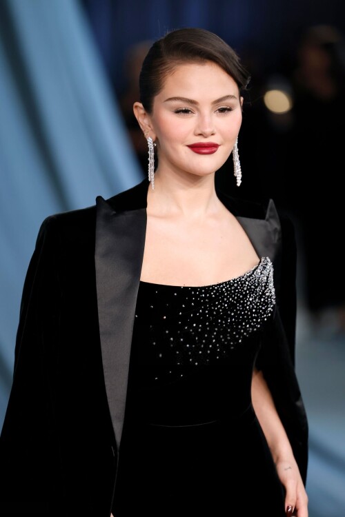 selena 9dae0abc47643fdae