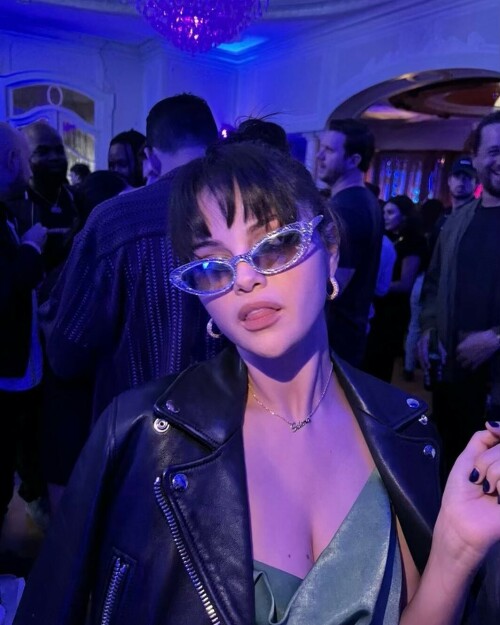 selenagomez 08042022 0002