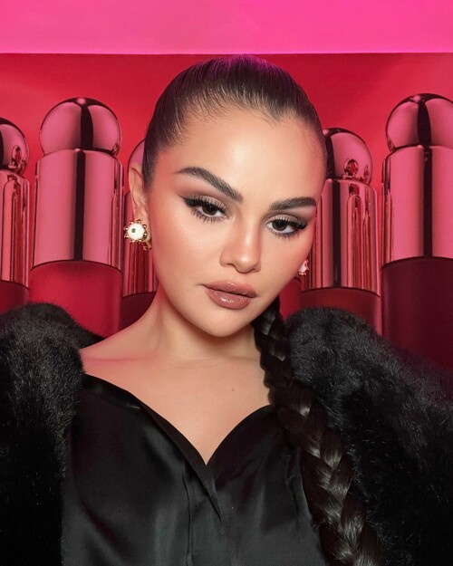 selenagomez 18 04 2023 0001