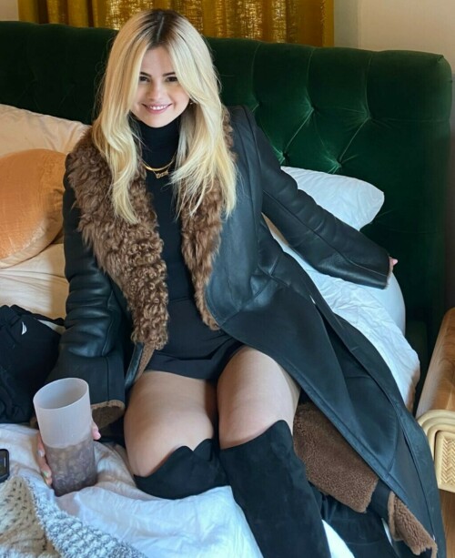 selenagomez 20210425 0001