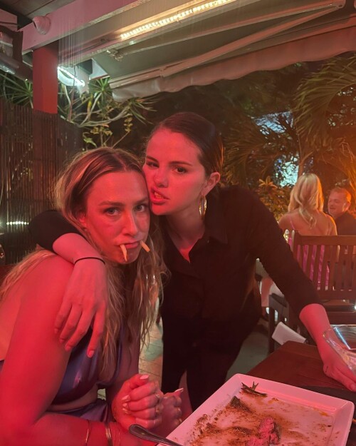 selenagomez 20230802 00082722901bfc908af1