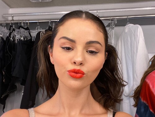 selenagomez 17039077858354235cdf1f9280cd0214