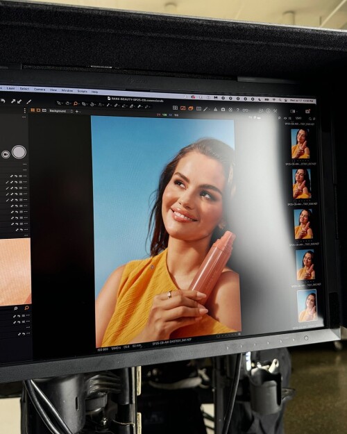 selenagomez 1733328716 3515738553378043843 4605637232481b528b65db850