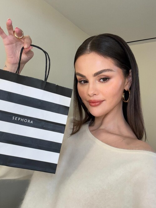 selenagomez 1759334746 3733892942139593530 4605637236242851aff360c0f