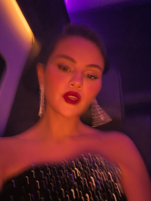 selenagomez_1761153078_3749146211812062671_46056372316fdc381ea7dd8ee