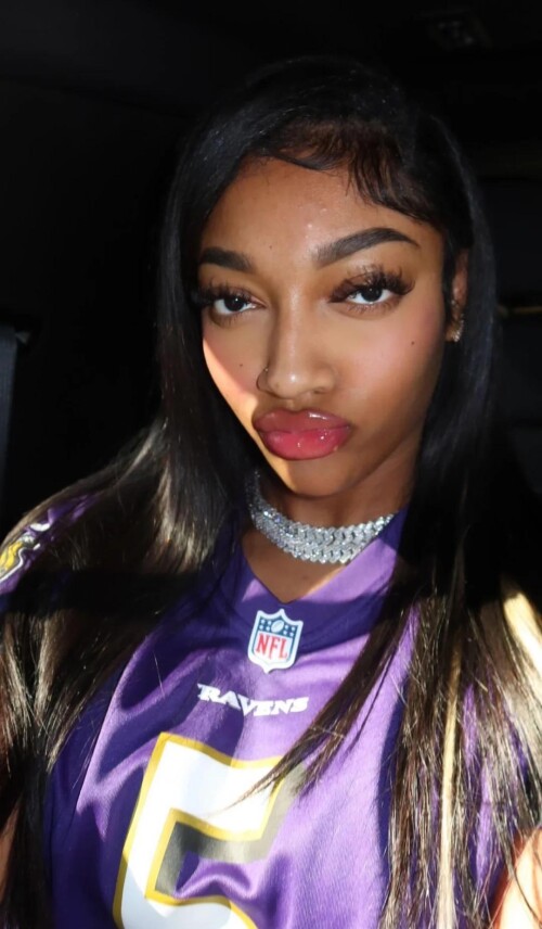 selfies attending ravens game via insta stories 10 13 24 v0 xrge0algnqud1d74ec15086f719b0