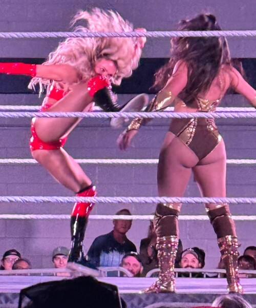 selfieswithschellhasess2025 9 14 5.47.426 storyfea85a57d2c6f9ee