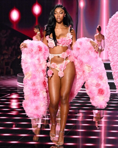 selfmagazine2025 10 16 09 49 3259c3a044 8da3 443b 9131 0b51914018378723e4378389c3dd