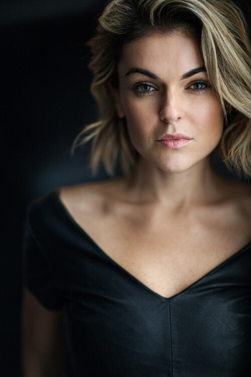 serinda swan karolina turek 2768d298ffa39645b