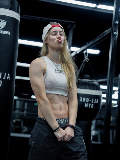 shark week The gymshark summer sale is almost here June 26 11am est Entire site up to 50 off EXTRA 1