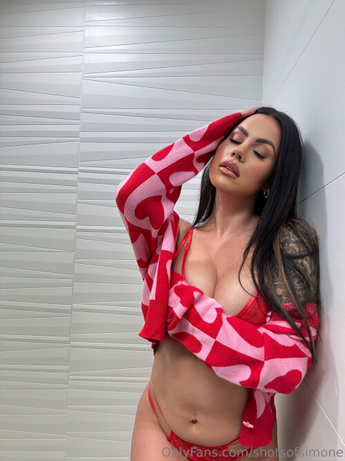 shotsofsimone 5039522067147 source 2469f9128ef34cb91