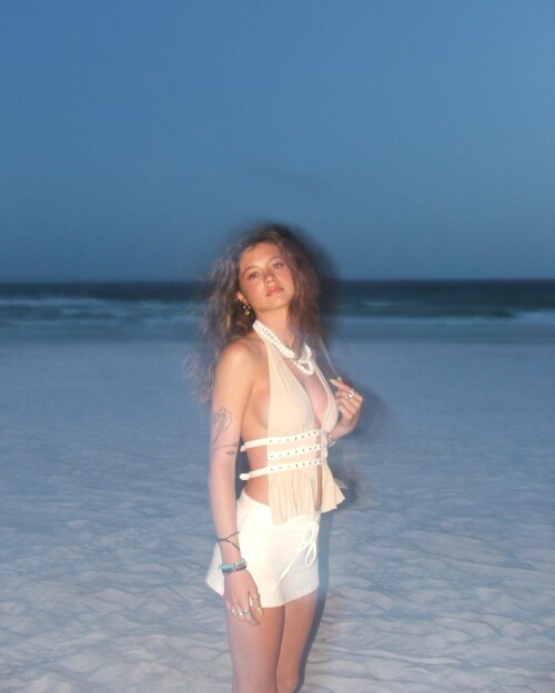 skylarnmartin 1747404284 3633812974843899392 3991579664245f1b83cce9baeb1