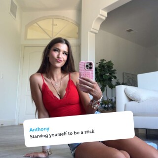 snaplytics.io_snapchat_story_516943f1dd8dd66711