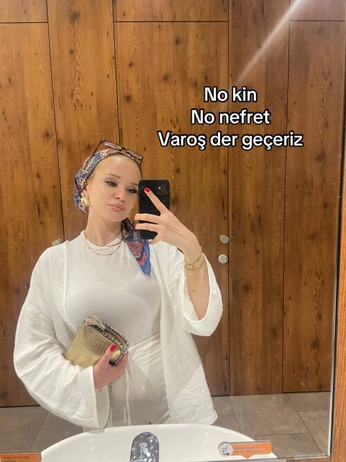 snaptik 7519275993228463367 058b0a59c99bb4edc