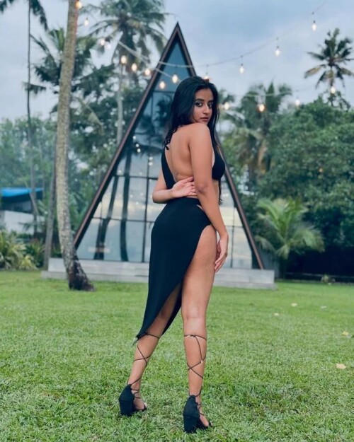 sneha mathew v0 oru3iolut17e1df0dbae2bfa38f8e