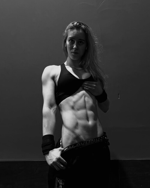 some Friday motivation for yall excuse the post workout frizzy hair please Been practicing the hands