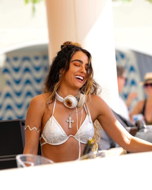 sommerray 171558676704993c1a22c63900289