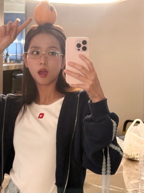 sooyaaa photo DI7fNbhz5Cz 20250426 201344 494218397c4128362b3a434e2