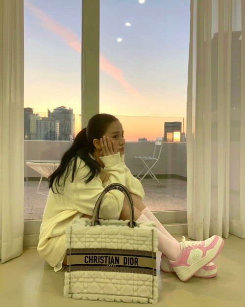 sooyaaa 98f30955568e4183987815ee335099fc57cc326f0b51ce59