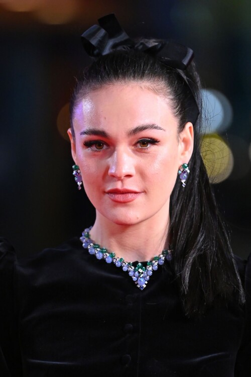 sophie skelton 060e1ba71b3b377e55