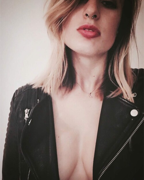 sophieandjune 20191021 00171d306615d024effc