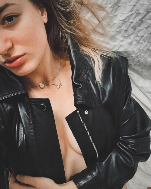 sophieandjune 20191111 000144a698247872ead9