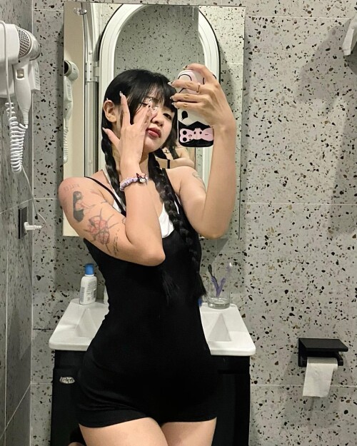 sorrylylyy d955b246f8ab40978bfa6862f7c43570ad2840afb5ae0e05