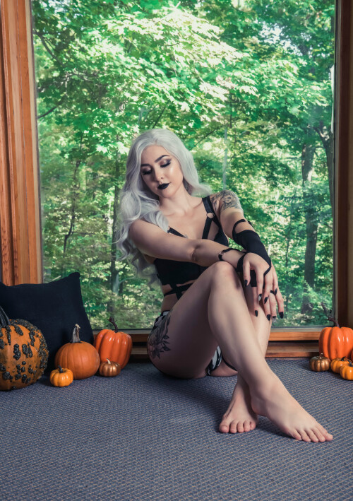 spooky boudoir 14