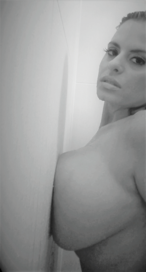 ss-shower4a8ef04b7e11d2f181