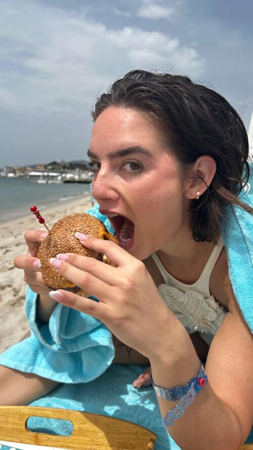 ssnaps 075C00420A6D78A5175D1FF402BE589E06e19200138327de