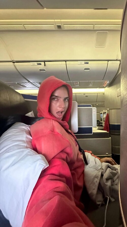 ssnaps 686DD79B62B6A43F04CDB9F248D4CBABe823beef7a564fbc